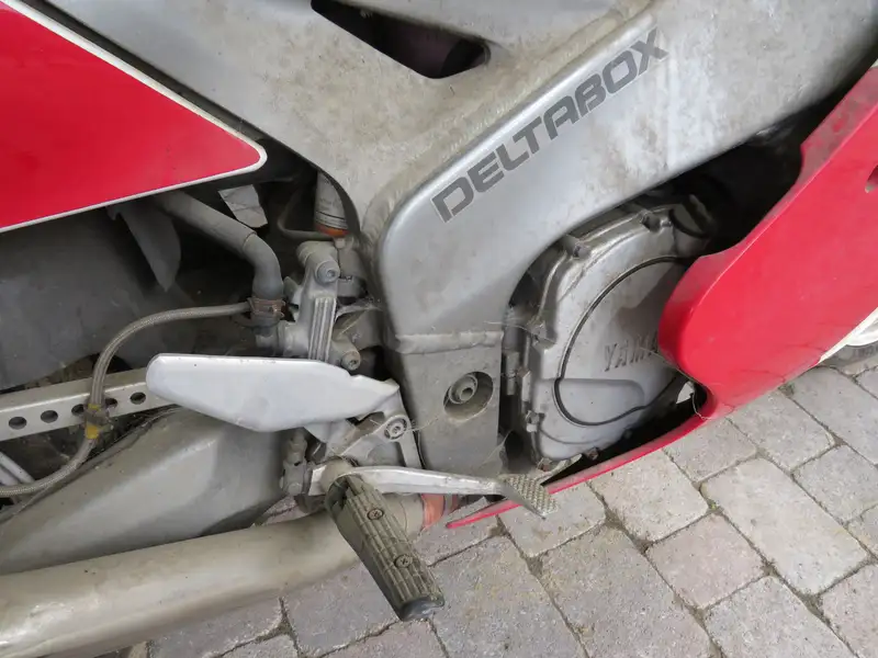 1991 Yamaha FZR1000 1,002cc-Sold