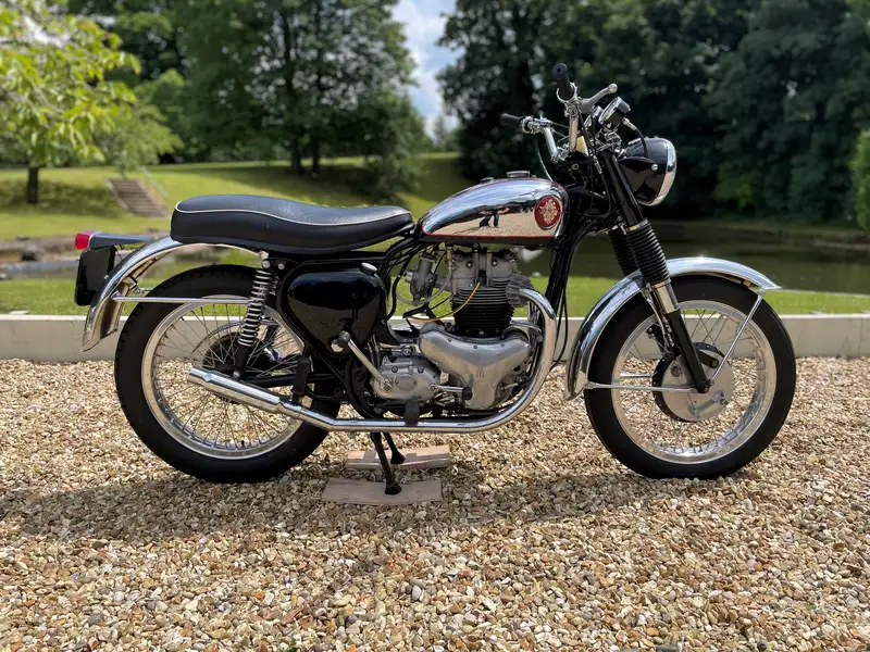 Iconic Auctioneers | c.1963 BSA A10 Rocket Gold Star Replica 646cc