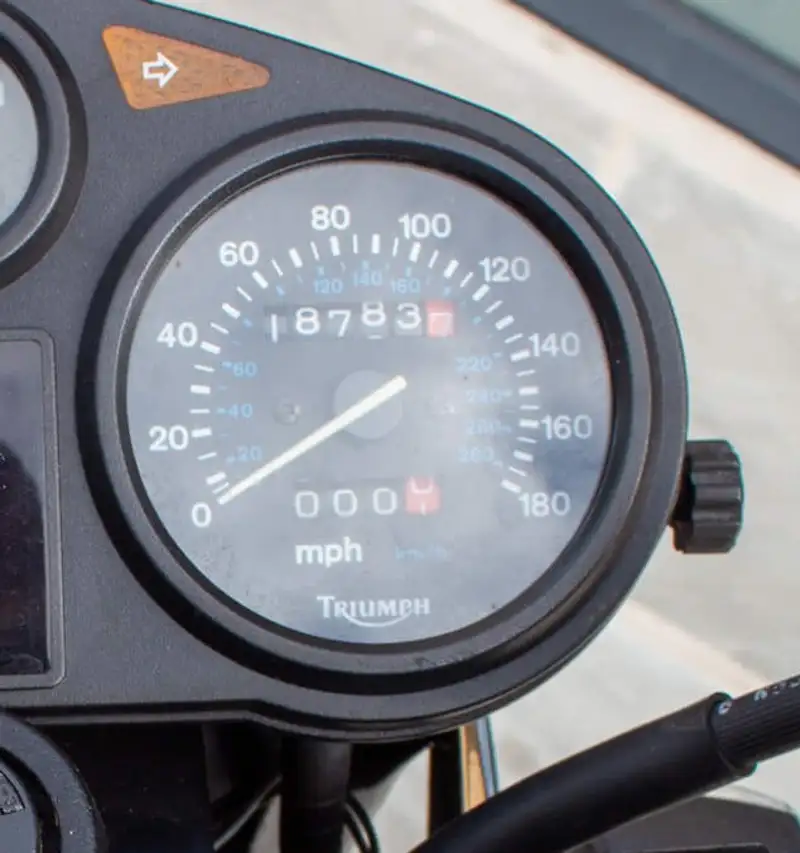 1995 Triumph Trident 900 Triple 885cc-Sold