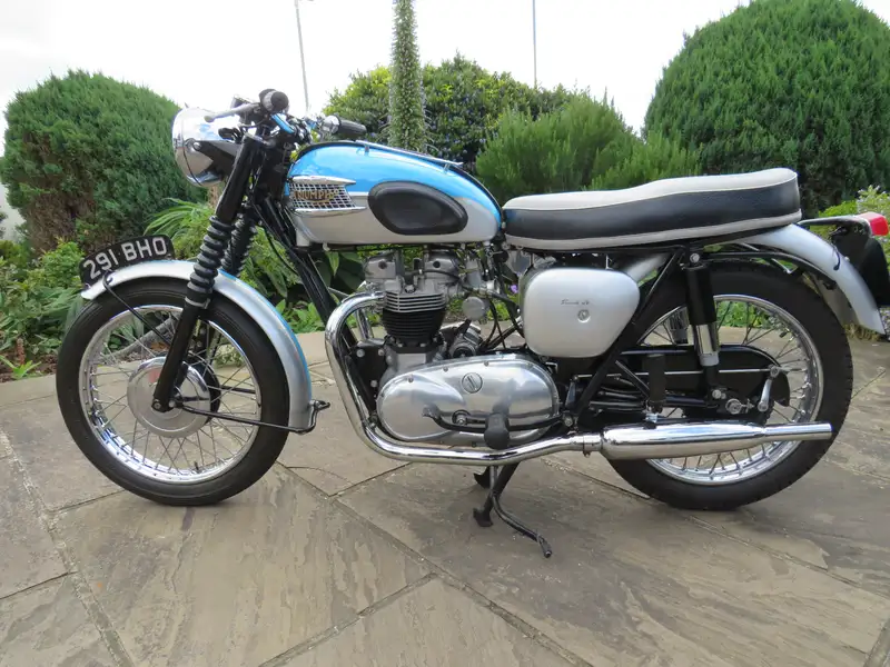 1961 Triumph T120 Bonneville 649cc-Sold