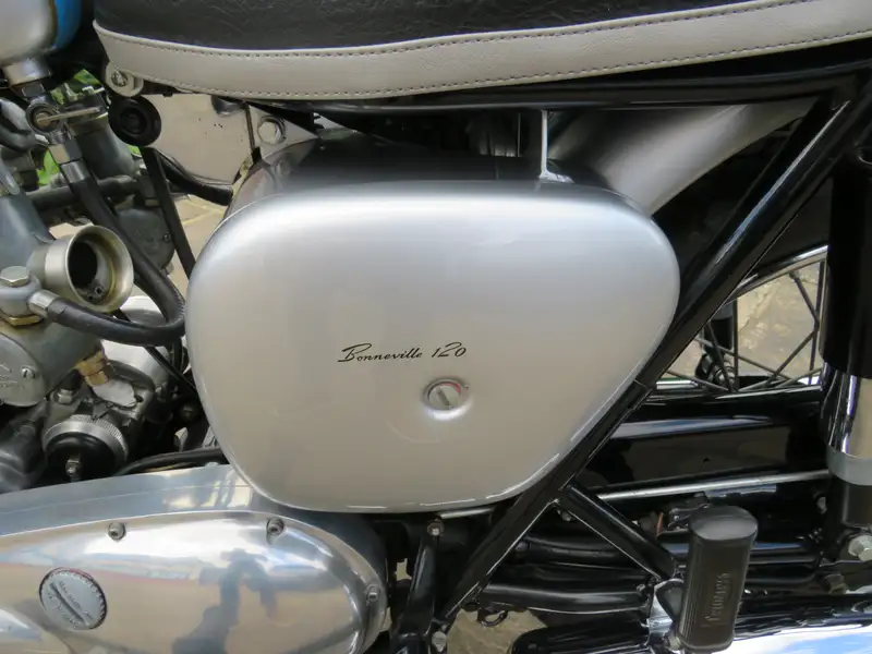 1961 Triumph T120 Bonneville 649cc-Sold