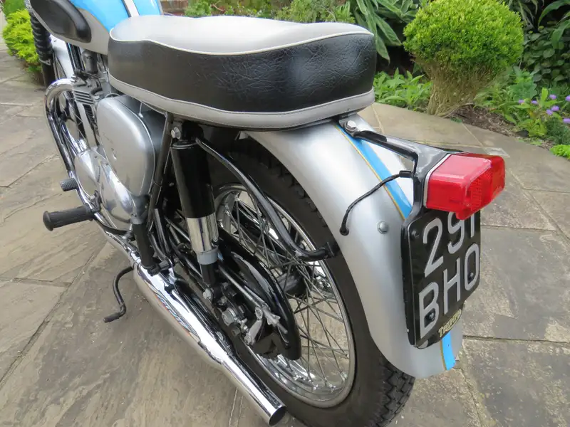 1961 Triumph T120 Bonneville 649cc-Sold