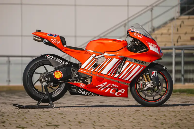 Iconic Auctioneers | 2007 Ducati Desmosedici GP7 799cc-Sold