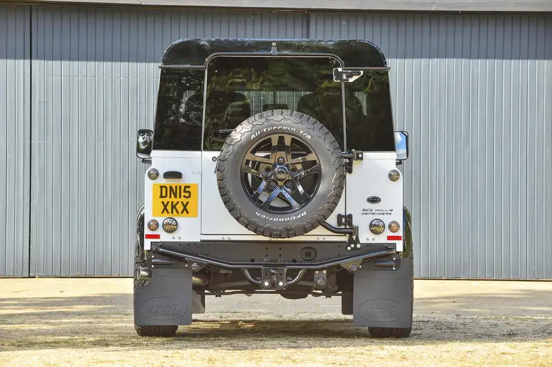 2015 Land Rover Defender 90 County 2.2-litre #002 GYRO Editi-Sold