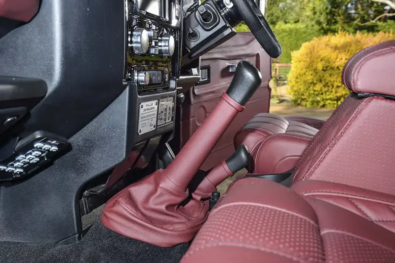 2015 Land Rover Defender 90 County 2.2-litre #002 GYRO Editi-Sold