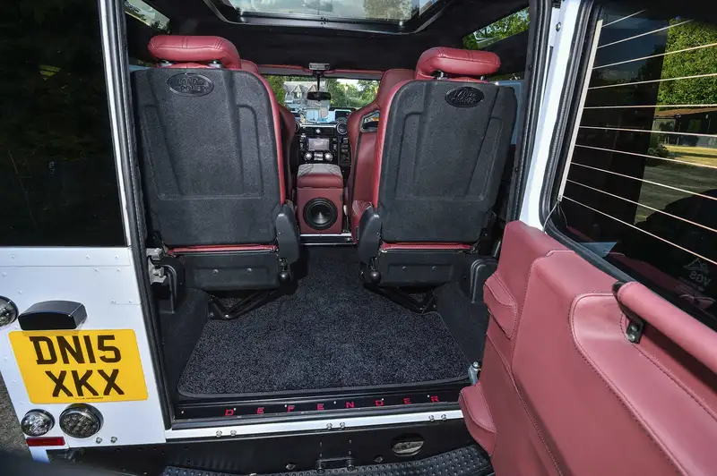 2015 Land Rover Defender 90 County 2.2-litre #002 GYRO Editi-Sold
