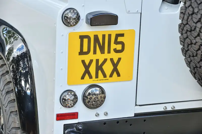 2015 Land Rover Defender 90 County 2.2-litre #002 GYRO Editi-Sold