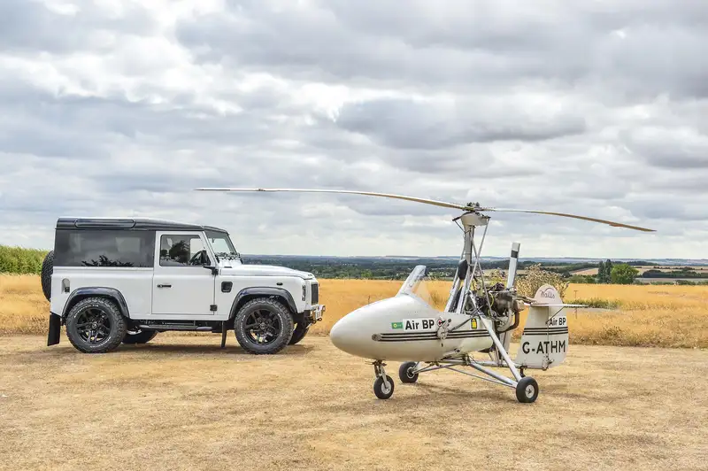 2015 Land Rover Defender 90 County 2.2-litre #002 GYRO Editi-Sold