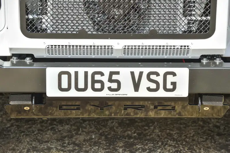 2015 Land Rover Defender 110 Utility 2.2-litre #001 GYRO Edi-Sold