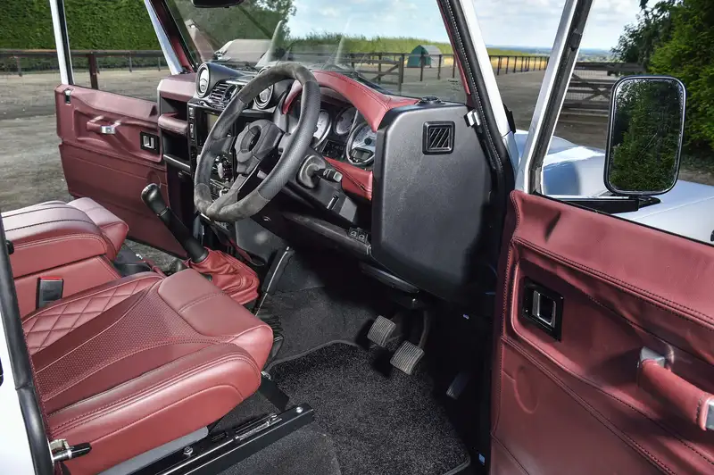 2015 Land Rover Defender 110 Utility 2.2-litre #001 GYRO Edi-Sold
