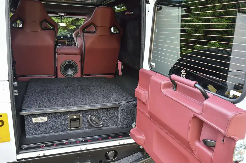 2015 Land Rover Defender 110 Utility 2.2-litre #001 GYRO Edi-Sold