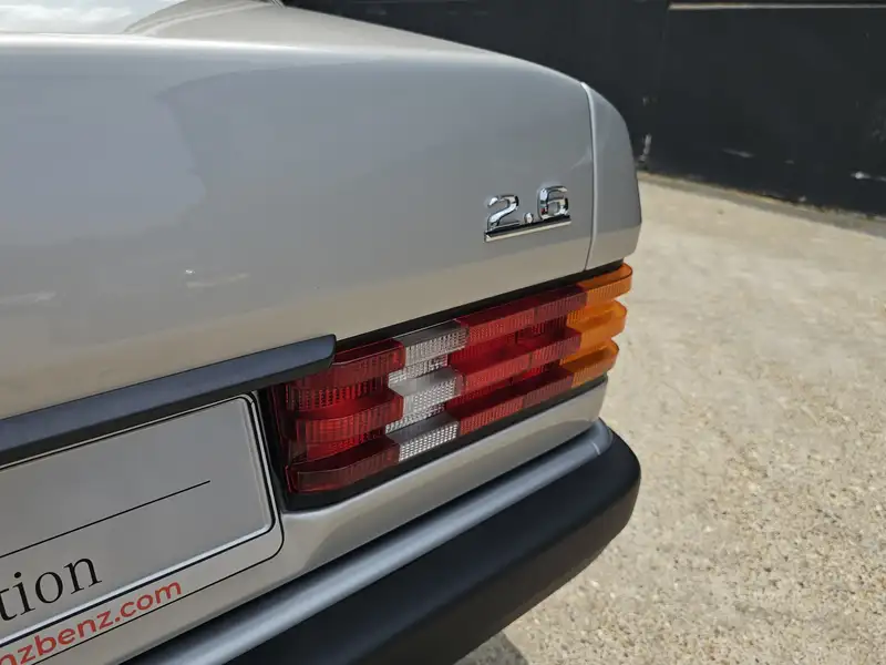 1990 Mercedes-Benz 190E 2.6-For Sale