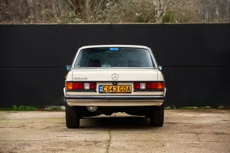 1985 Mercedes-Benz 230E (W123) Saloon-Sold