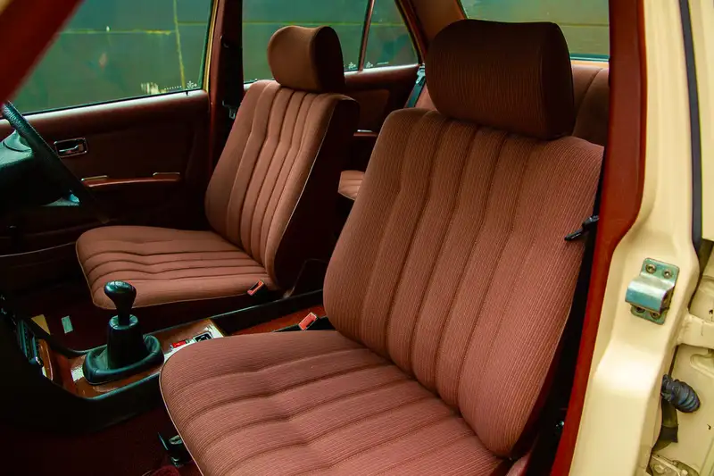 1985 Mercedes-Benz 230E (W123) Saloon-Sold