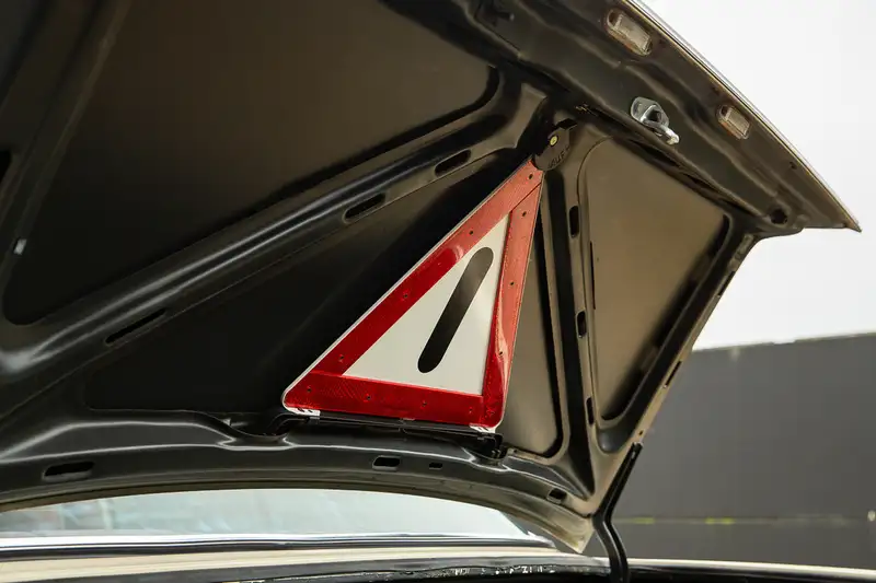 1985 Mercedes-Benz 230E (W123) Saloon-Sold