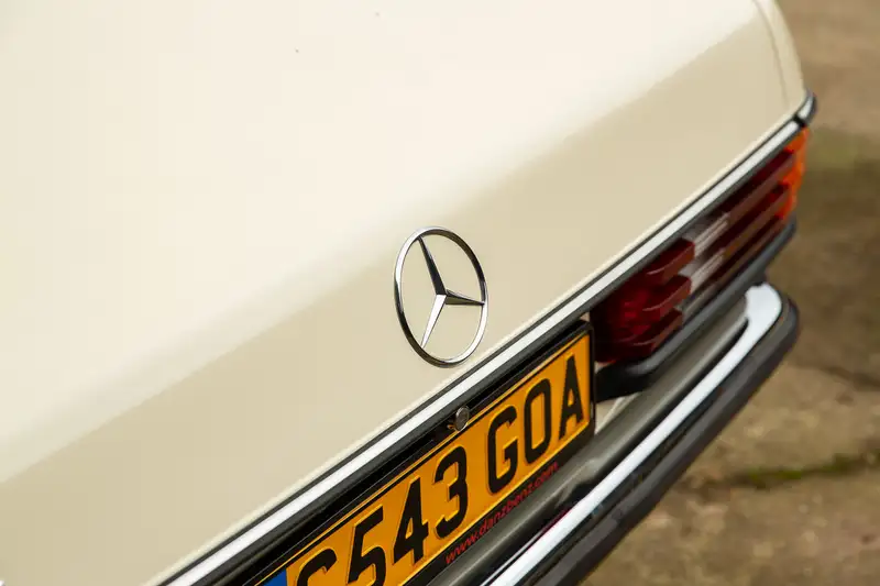 1985 Mercedes-Benz 230E (W123) Saloon-Sold