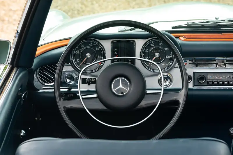 1969 Mercedes-Benz 280SL Pagoda (W113)-Sold