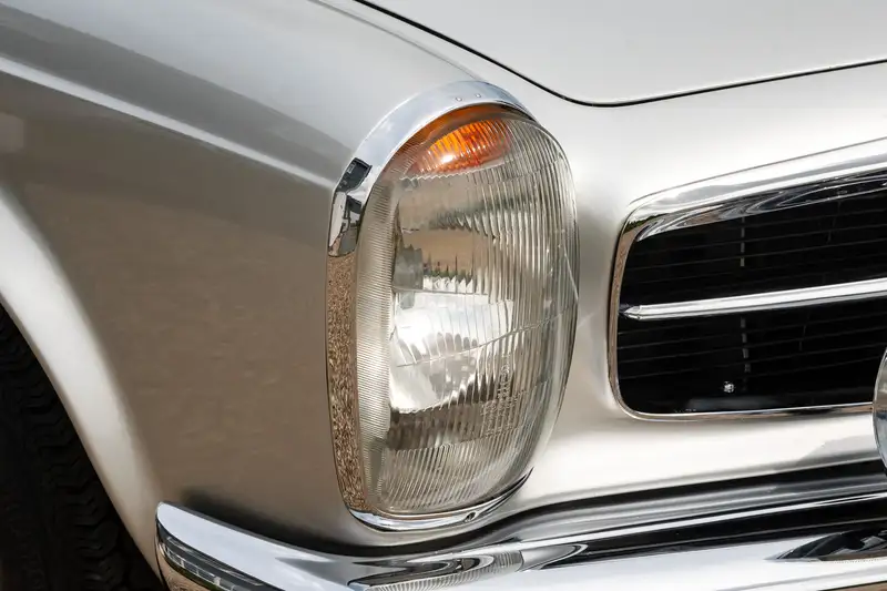 1969 Mercedes-Benz 280SL Pagoda (W113)-Sold