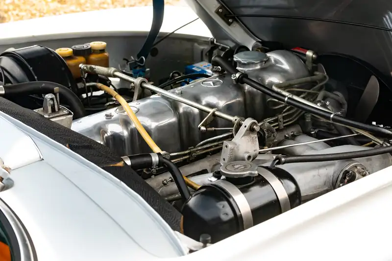 1969 Mercedes-Benz 280SL Pagoda (W113)-Sold