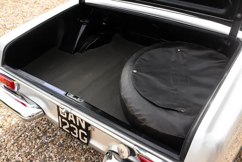 1969 Mercedes-Benz 280SL Pagoda (W113)-Sold