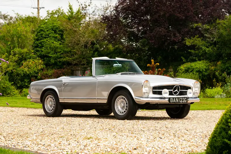 1969 Mercedes-Benz 280SL Pagoda (W113)-Sold