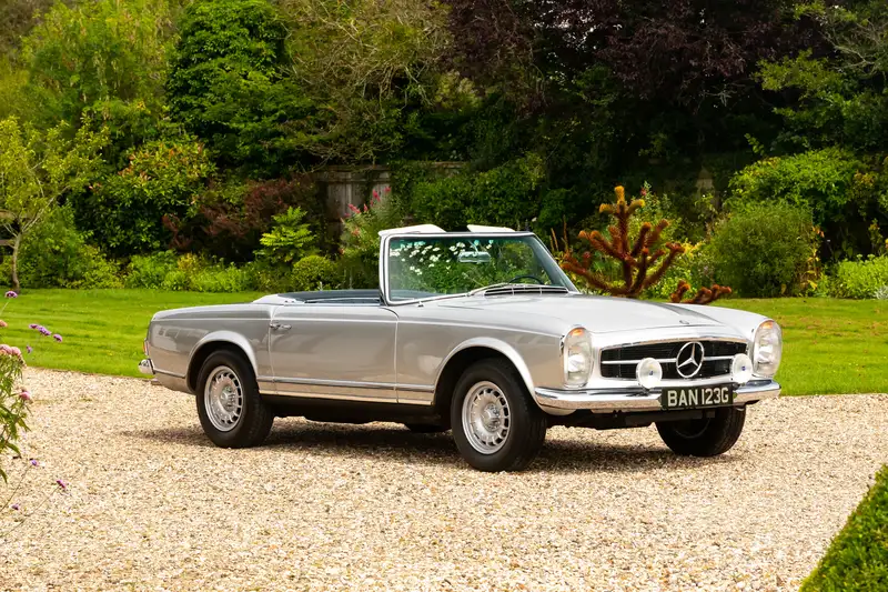 1969 Mercedes-Benz 280SL Pagoda (W113)-Sold