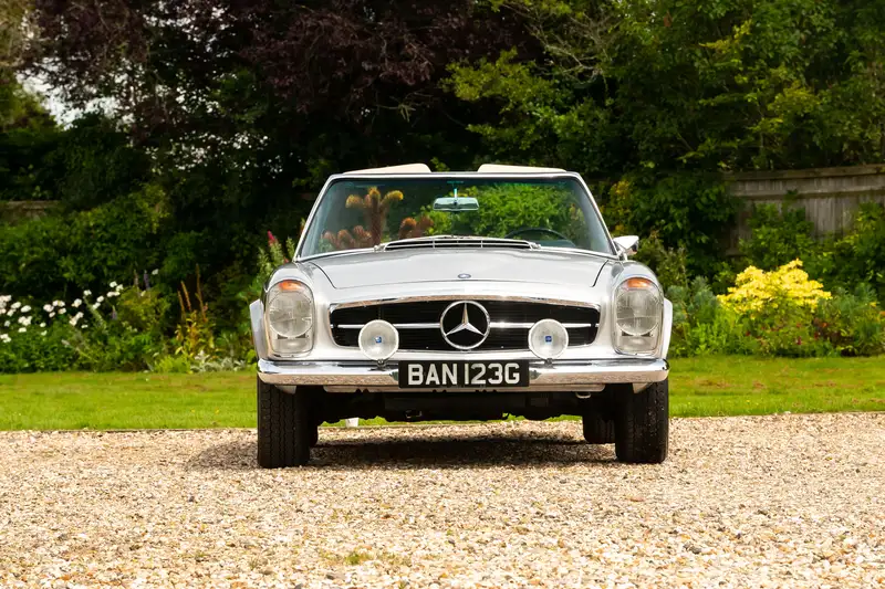 1969 Mercedes-Benz 280SL Pagoda (W113)-Sold
