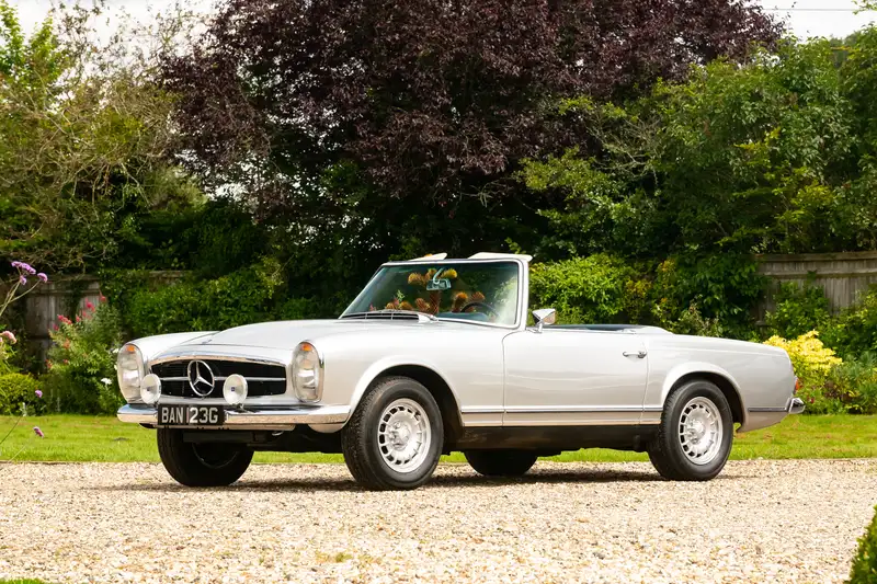 1969 Mercedes-Benz 280SL Pagoda (W113)-Sold