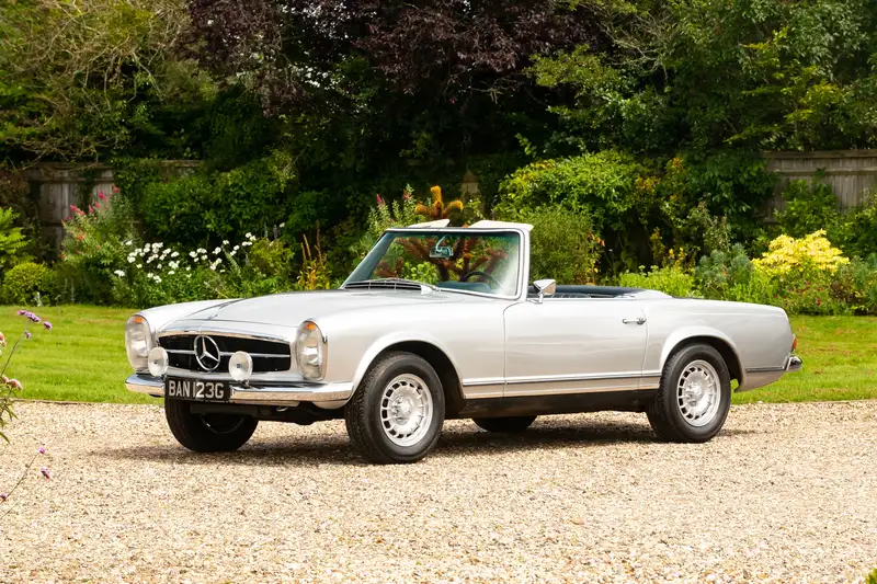 1969 Mercedes-Benz 280SL Pagoda (W113)-Sold