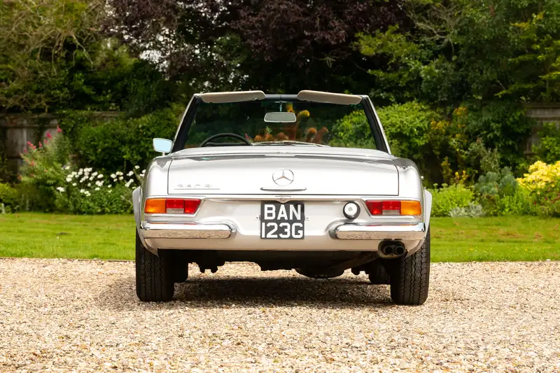 1969 Mercedes-Benz 280SL Pagoda (W113)-Sold