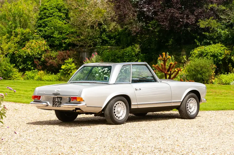 1969 Mercedes-Benz 280SL Pagoda (W113)-Sold