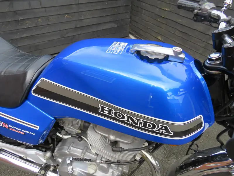 Honda CB250N Superdream Front Left Winker – Indicator Complete 1978-1982