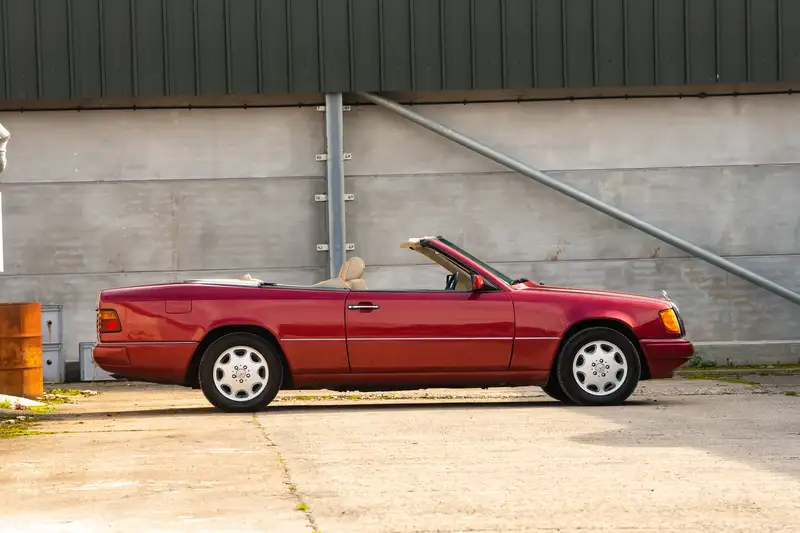 1993 Mercedes-Benz E320 Cabriolet (W124)-Sold