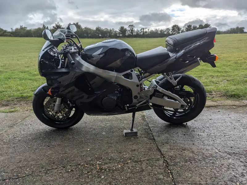 1997 Honda CBR900RR SC33 Fireblade 919cc-Sold