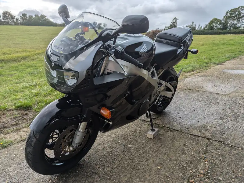 1997 Honda CBR900RR SC33 Fireblade 919cc-Sold