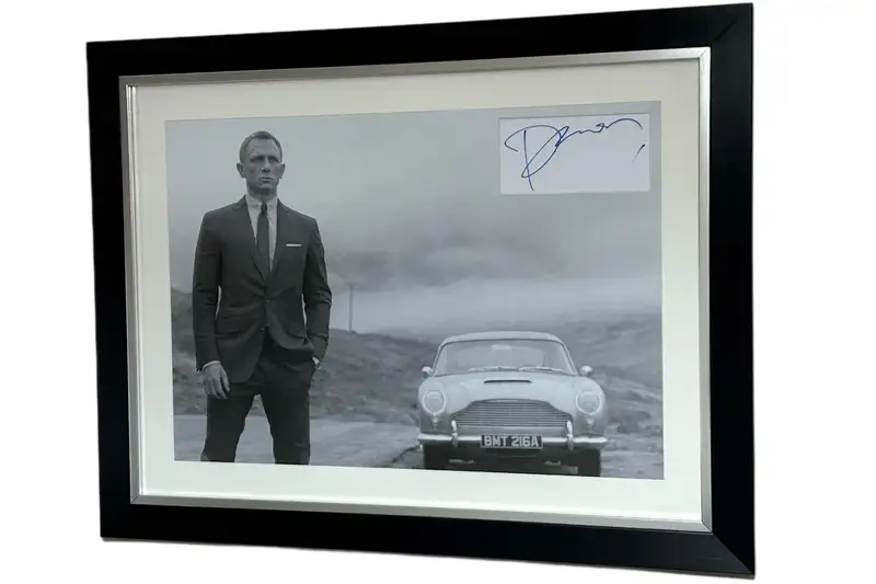 Daniel Craig as James Bond Autograph Presentation-Sold