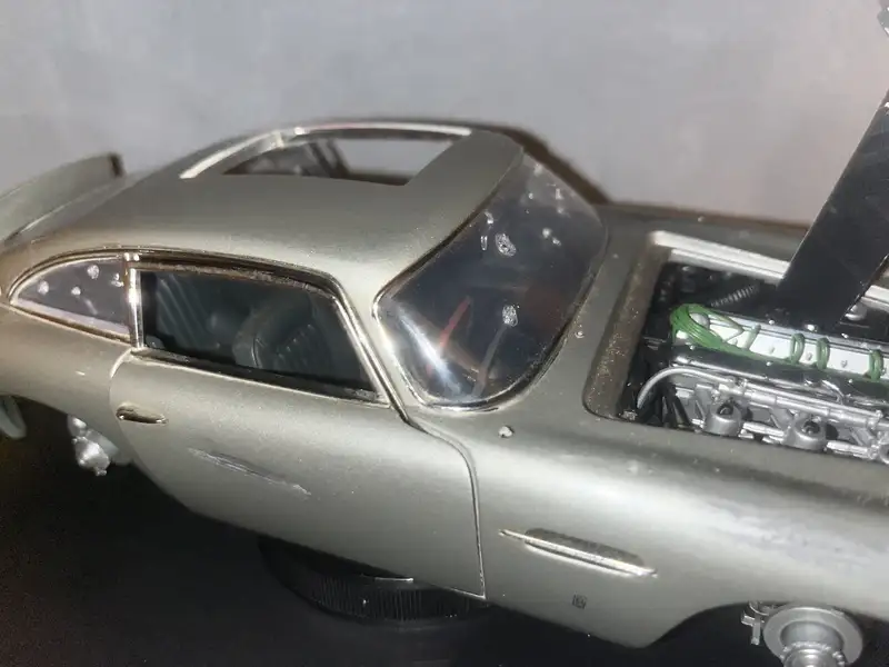 James Bond Aston Martin DB5 1/18 Diorama - Q Branch*-For Sale