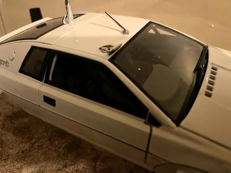 James Bond Diorama 1/18 Lotus Esprit - 