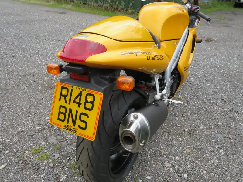 1997 Triumph T595 Daytona 955cc-Sold