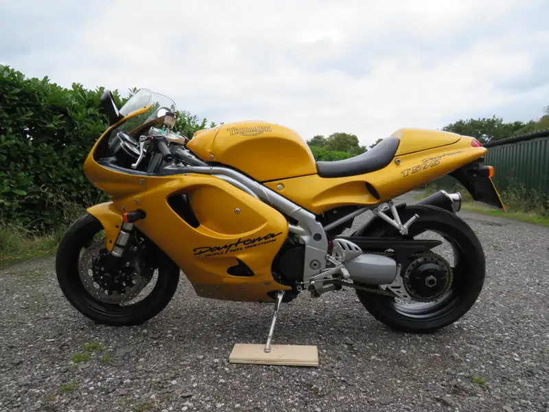 1997 Triumph T595 Daytona 955cc-Sold