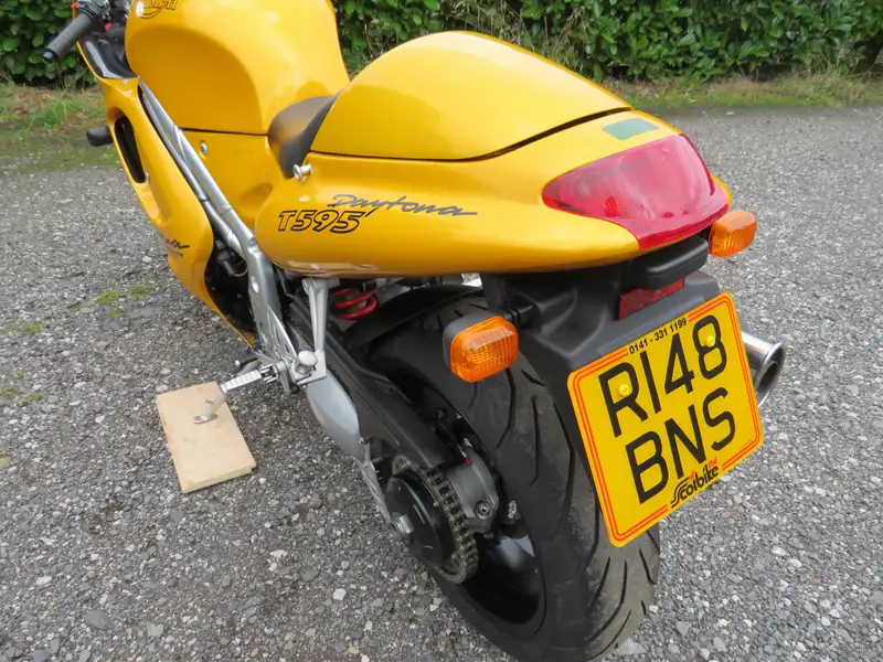 1997 Triumph T595 Daytona 955cc-Sold