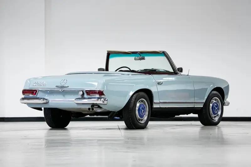 1966 Mercedes-Benz 230SL Pagoda-Sold
