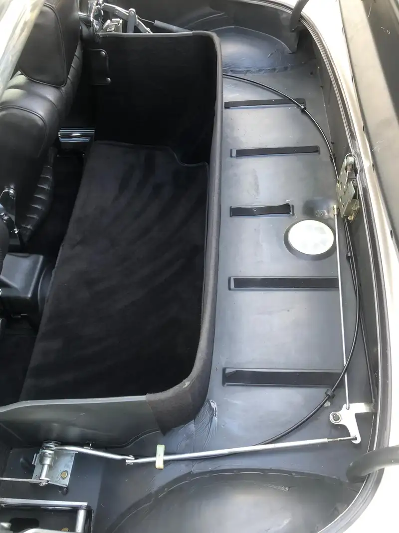 1986 Mercedes-Benz SL500 (R107) with just 13,000 miles-Sold