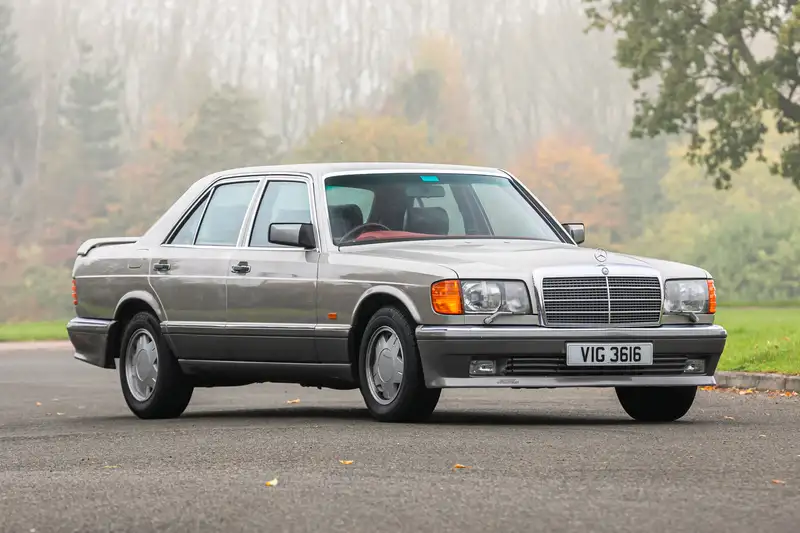 Iconic Auctioneers | 1990 Mercedes-Benz 300 SE (W126) Carat by 