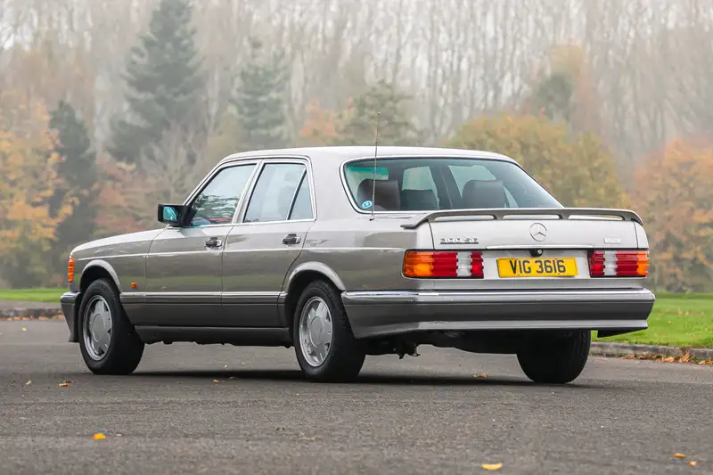 1990 Mercedes-Benz 300 SE (W126) Carat by Duchatelet -Sold