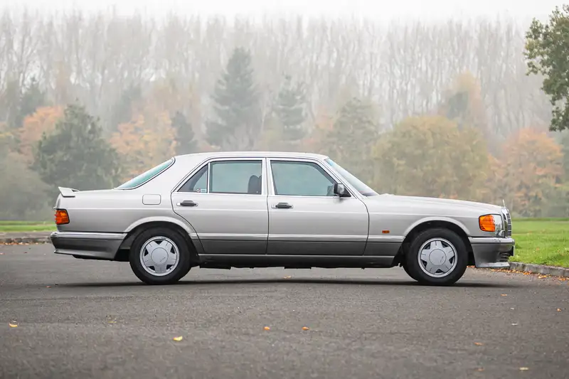 1990 Mercedes-Benz 300 SE (W126) Carat by Duchatelet -Sold