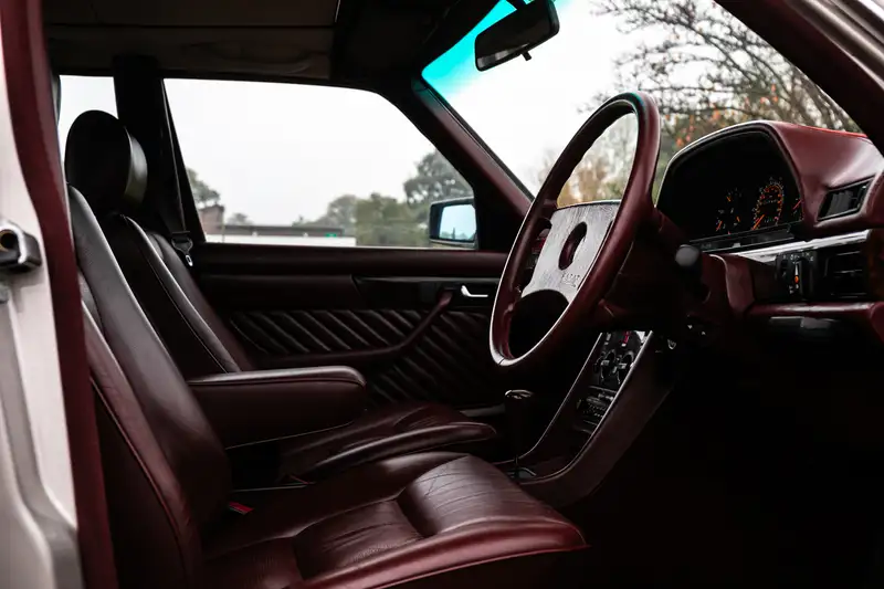 1990 Mercedes-Benz 300 SE (W126) Carat by Duchatelet -Sold