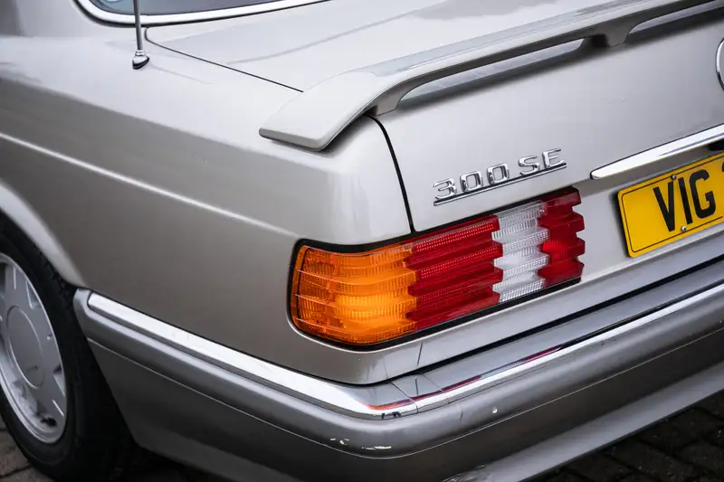 1990 Mercedes-Benz 300 SE (W126) Carat by Duchatelet -Sold