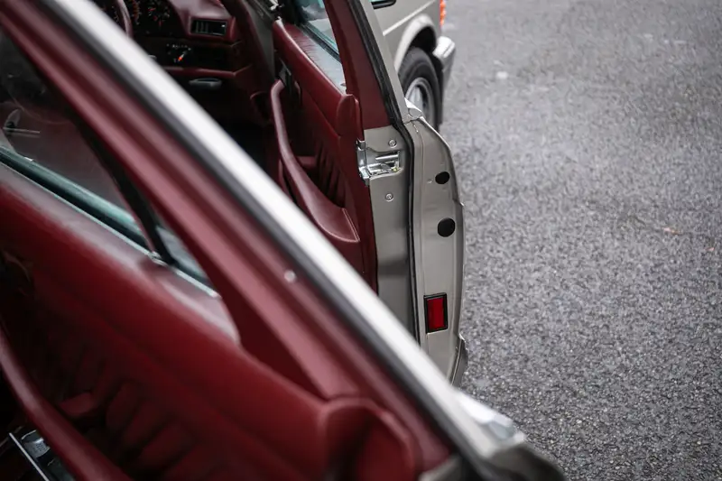 1990 Mercedes-Benz 300 SE (W126) Carat by Duchatelet -Sold