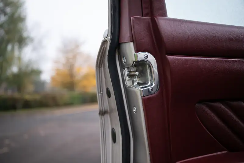 1990 Mercedes-Benz 300 SE (W126) Carat by Duchatelet -Sold